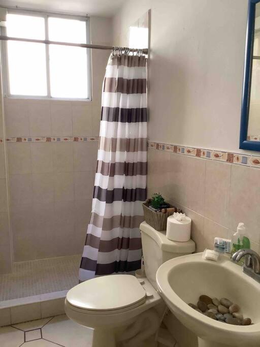 Lovely 3brm Apt W/city View&pool @heart Of Escalon *