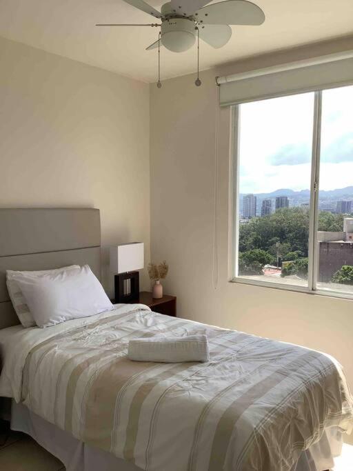 Lovely 3brm Apt W/city View&pool @heart Of Escalon Appartamento *